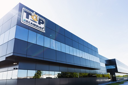Top Recambios se vuelca con sus clientes