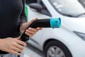 Los vehículos electrificados crecen un 11 por ciento en febrero, hasta las 10.083 unidades