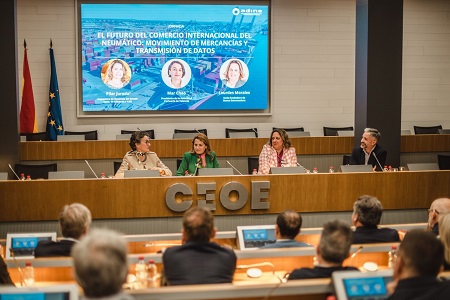 Ponencia durante la Asamblea General de ADINE