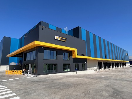 Nuevo almacén de Tiresur en Burgos