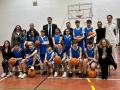 Felipe Reyes con jóvenes deportistas