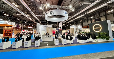 Estand de San José Neumáticos en MOTORTEC 2025
