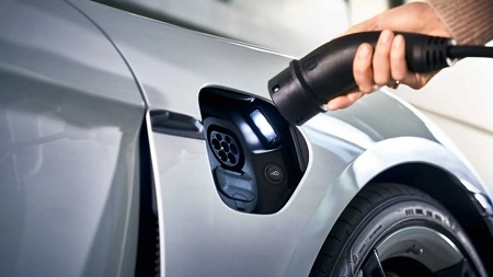 Una de cada cinco ventas en el mercado total del mes fue un vehículo eléctrico