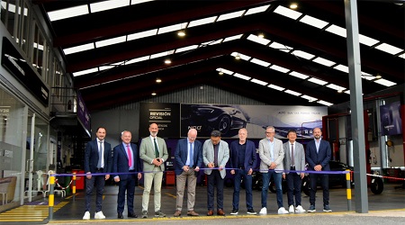 Momento de la inauguración de este primer taller Neumagó