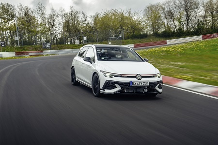Bridgestone Potenza Race para el 50 aniversario del Volkswagen Golf GTI