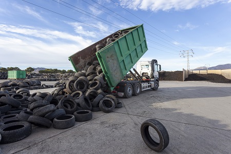 Alrededor de 3 millones se convierten en neumáticos fuera de uso