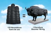 ¿Sabías que… en León crean esculturas de bisonte europeo de 750 kg con neumáticos reciclados?