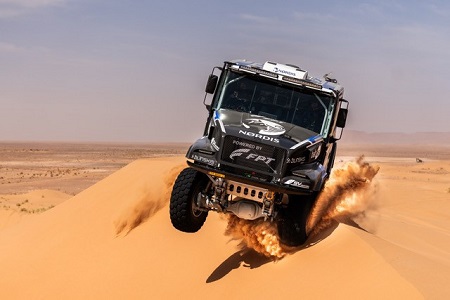 Equipando al equipo con neumáticos Goodyear OFFROAD 375/90R22.5