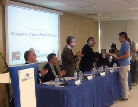 Entrega de diploma del 'Proyecto Jóvenes Profesionales'