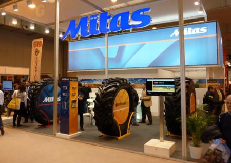 Mitas presentó el neumático CHO y Agriterra 03