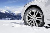 Goodyear UltraGrip Performance ofrece un agarre y una manejabilidad excelente en  nieve, aguanieve o hielo