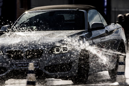 Máxima seguridad en carretera mojada