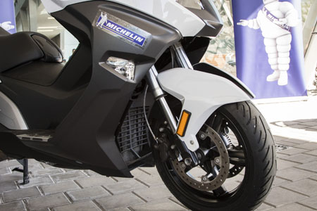 Michelin presenta 2 gamas para maxi-scooter