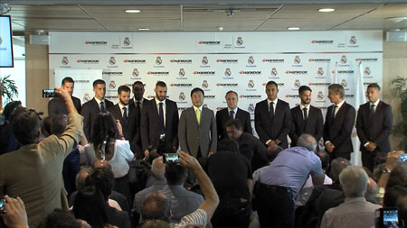 La plantilla del Real Madrid estuvo presente en la firma