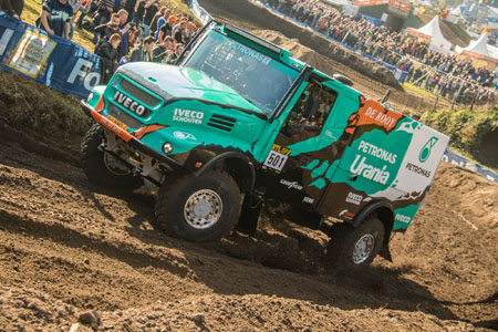 El equipo De Rooy prepara ya el Dakar 2017