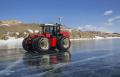 Mitas explora el lago Baikal congelado
