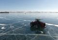 Mitas explora el lago Baikal congelado