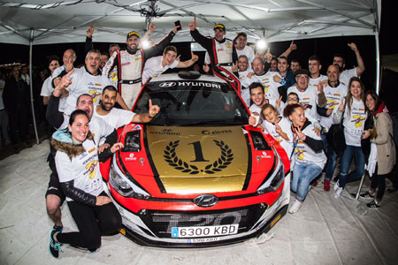 Iván Ares y Pirelli