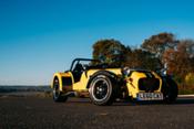 Avon Tyres logra un nuevo récord en el 60-Second Donut Challenge en un Caterham Seven