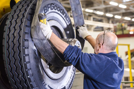 BFGoodrich lanza una amplia gama de neumáticos para camión y autobús