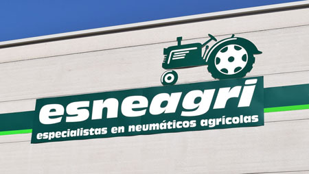 Esneagri llega a un acuerdo de distribución con Pirelli Agro