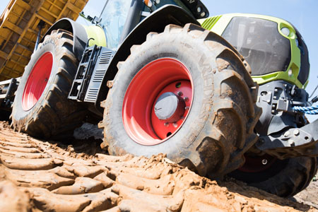 Acuerdo Apollo Vredestein y Class Tractor
