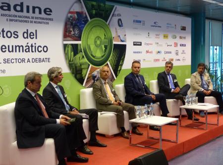 Primer debate 'Presente y futuro del mercado de neumáticos'