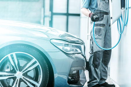 Cómo adaptar tu taller a la llegada del coche eléctrico e híbrido