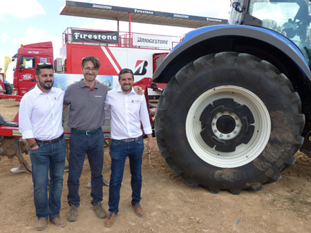 Equipo Bridgestone neumático agrícola