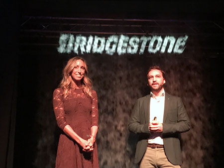 Alberto Fernández de Bridgestone y Gemma Mengual embajadora de Bridgestone Driveguard