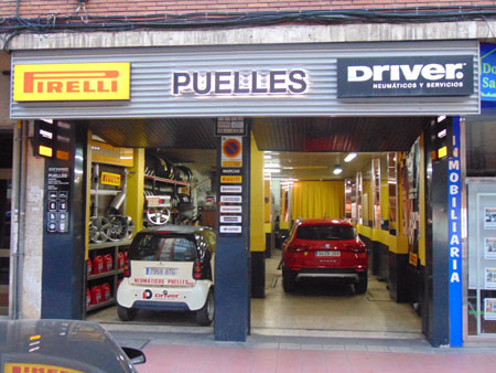 Puelles con los colores Driver Center