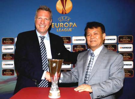 Hankook patrocinador de la UEFA Europa League