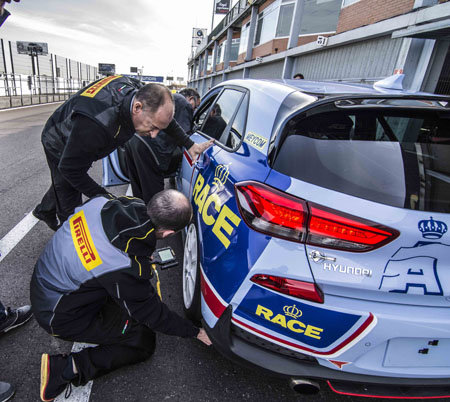 Pirelli regresa a las competiciones de circuito en España