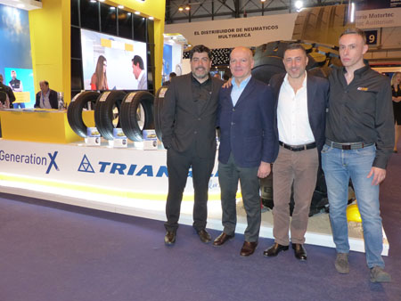 Paco García de Tiresur, Roberto Pizzamiglio y Angelo Giannangeli de Triangle Tyre, Emilio Luke de Tiresur