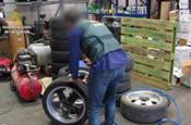 Investigada en Sevilla una empresa de venta de neumáticos por posible defraudación de 40.000 euros con la 'ecotasa'