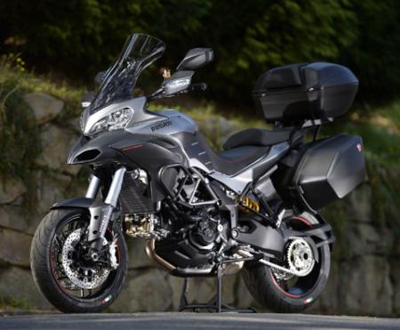 Ducati Multistrada 1200 con Pirelli Angel GT