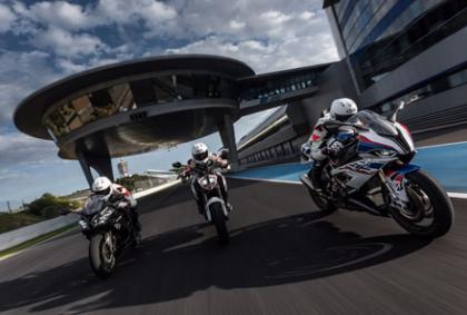 Bridgestone presenta el Battlax Hypersport S22, un innovador y revolucionario neumático para moto deportiva