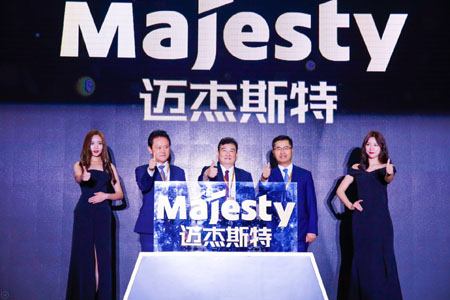 Kumho Tyre presentó en China el Majesty9 Solus TA93