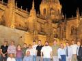 Titulados durante la visita a la Catedral de Salamanca en la ceremonia de clausura