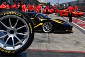 Pirelli produce el P Zero número 10.000 del Programa Ferrari XX