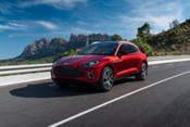 Pirelli desarrolla tres tipos de neumáticos a medida para el nuevo Aston Martin DBX