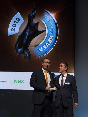 Jon Ander García de Continental Premio Hevea 2019 al Mejor Directivo