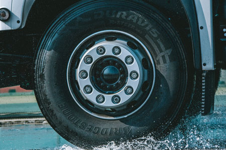 Bridgestone Duravis R002