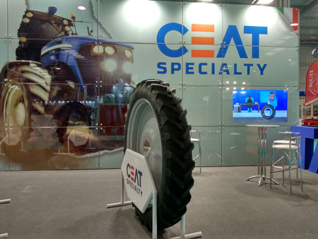 Los neumáticos CEAT en el stand de Safame Comercial