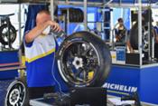 Michelin estrena con éxito y dos récords su nuevo neumático trasero para MotoGP