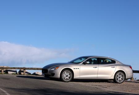 Maserati Quattroporte equipado con Dunlop SportMaxx RT