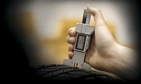 Debemos revisar el estado de los neumáticos con regularidad