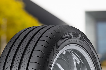 Goodyear EfficientGrip Performance 2