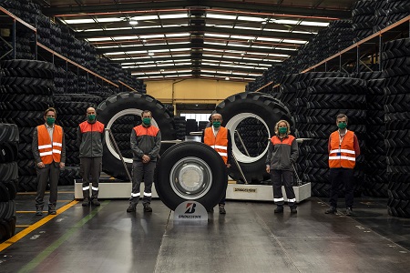 Javier López Marcano visita la planta de Bridgestone en Puente San Miguel