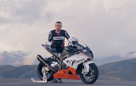 Avon Tyres presenta a Steve Plater